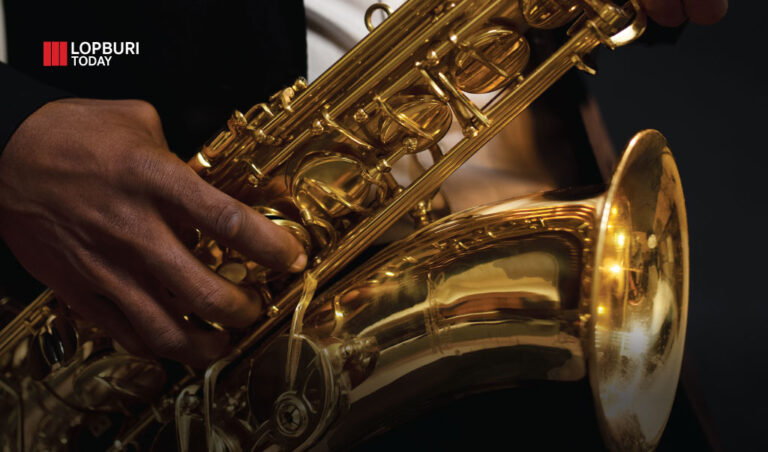 “THE LIGHT OF LOVE” เพลงเฉลิมพระเกียรติ 6 รอบ