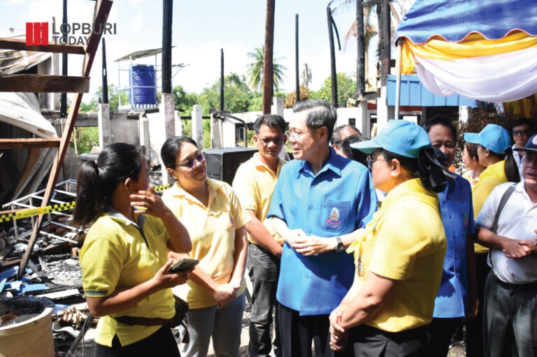 มูลนิธิราชประชาฯ เชิญสิ่งของพระราชทาน มอบให้ผู้ประสบอัคคีภัยในพื้นที่ท่าวุ้ง