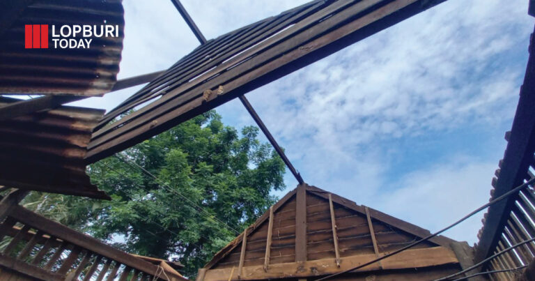 ลมแรงถล่มท่าวุ้ง! บ้านเสียหาย 5 หลัง จนท.เร่งช่วยเหลือผู้ประสบวาตภัย