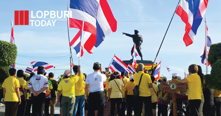 ทหารผ่านศึกลพบุรีกว่า 300 นาย รวมพลังร้องเพลงชาติสดุดีผู้กล้าชายแดนไทย-กัมพูชา