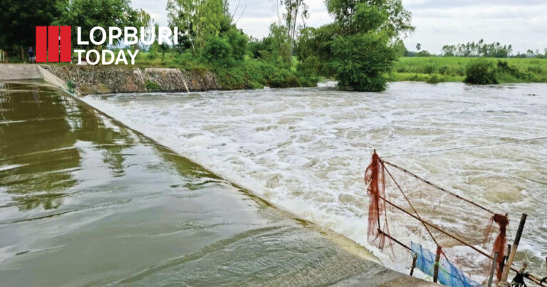 นายอำเภอสระโบสถ์สั่งการเข้ม เฝ้าระวังติดตามสถานการณ์น้ำ หลังฝนตกหนักต่อเนื่อง