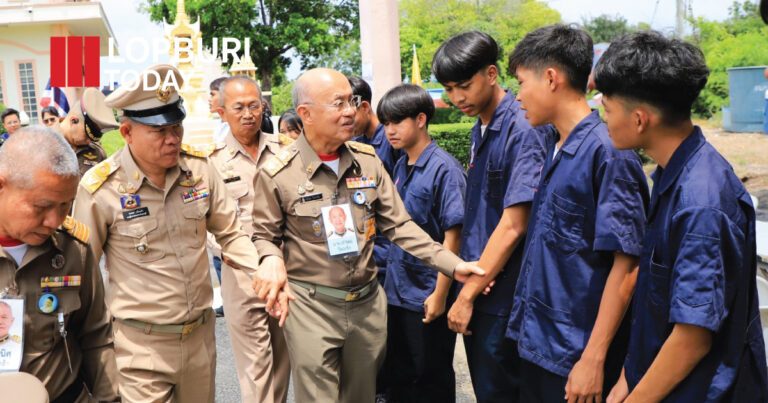 องคมนตรี “ศ.นพ.เกษม วัฒนชัย” ลงพื้นที่เพนียด ลพบุรี หนุนขับเคลื่อนตำบลคุณธรรม–นักเรียนจิตอาสา สร้างพลังชุมชนเข้มแข็งกว่า 9 ปี