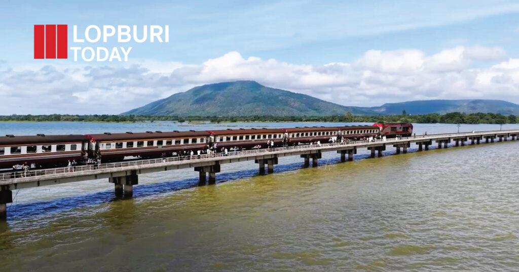 “รถไฟลอยน้ำ” คัมแบ็กยิ่งใหญ่! นักท่องเที่ยวแห่ชมวิวกลางสันเขื่อนป่าสักฯ ลพบุรี สัมผัสความมหัศจรรย์หนึ่งเดียวในไทย ตลอดฤดูกาลน้ำเต็มเขื่อน