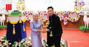 วินิตฯ จัดพิธีมอบ “รางวัลบัวทิพย์” ปีที่ 21 เนื่องในโอกาส 100 ปีชาตกาล พระพุทธวรญาณ ยกย่องผู้เสียสละทำคุณงามความดี