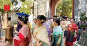 นักท่องเที่ยวตื่นตัวร่วมแต่งชุดไทยย้อนยุค เที่ยวพระนารายณ์ราชนิเวศน์ ย้อนรอยประวัติศาสตร์ 370 ปี แผ่นดินสมเด็จพระนารายณ์มหาราช