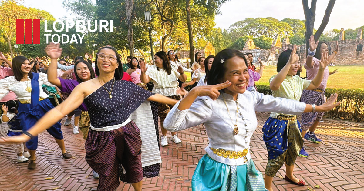 ลพบุรีจัดกิจกรรม “โจงไม่หลุด ไม่หยุดเต้น” รวมพลนุ่งโจงแต่งไทย เต้นแอโรบิกโปรโมทงานแผ่นดินสมเด็จพระนารายณ์ 2569